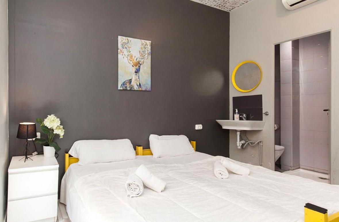 Heylola! Hostel バルセロナ エクステリア 写真